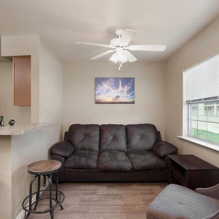 Eagle'S Den Suites Andrews A Travelodge By Wyndham Luaran gambar