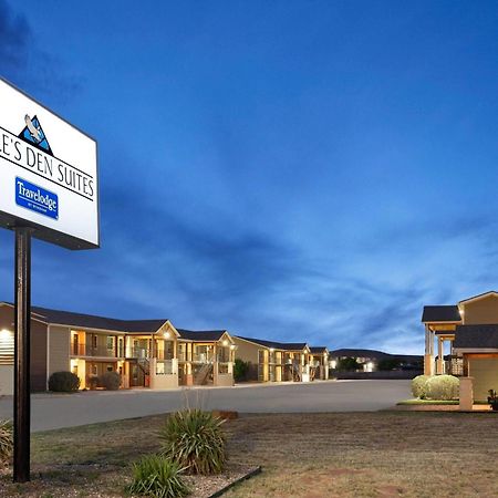 Eagle'S Den Suites Andrews A Travelodge By Wyndham Luaran gambar